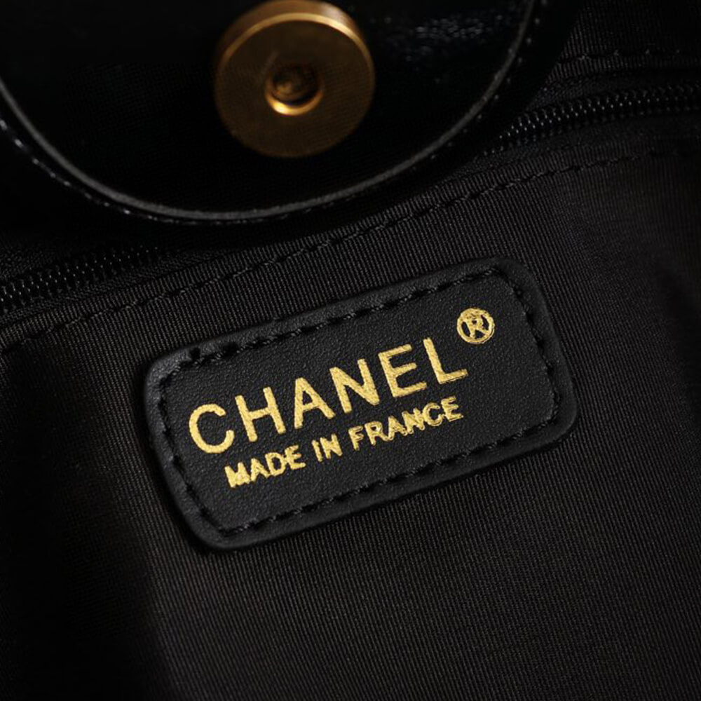 CHANEL LARGE DEAUVILLE TOTE