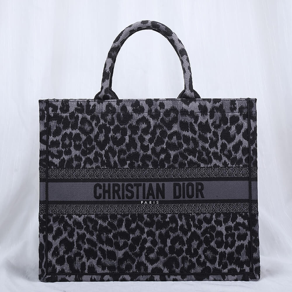 large D*or book tote
