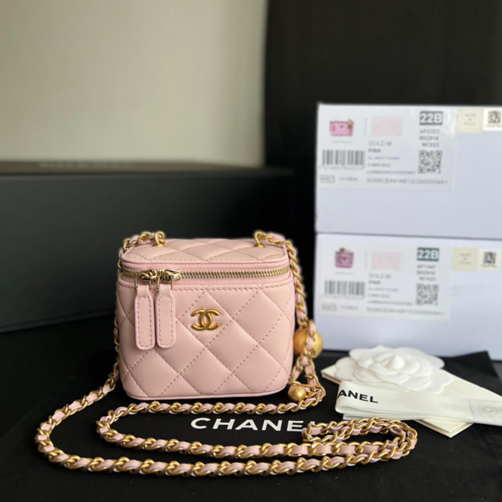 CHANEL Quilted Pearl Crush Mini Vanity Case
