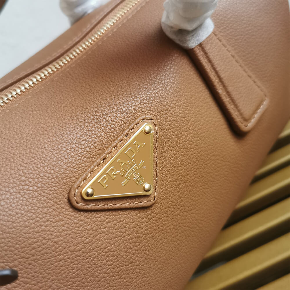 Prada Medium leather top-handle bag with padlock(high-end grade)